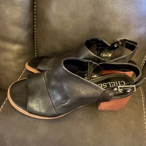 Chelsea & Violet Black Leather Sandals